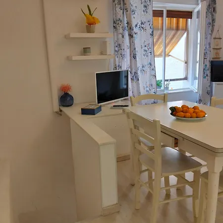 Апартаменты La Casa Di Iris A Due Passi Dal Mare *